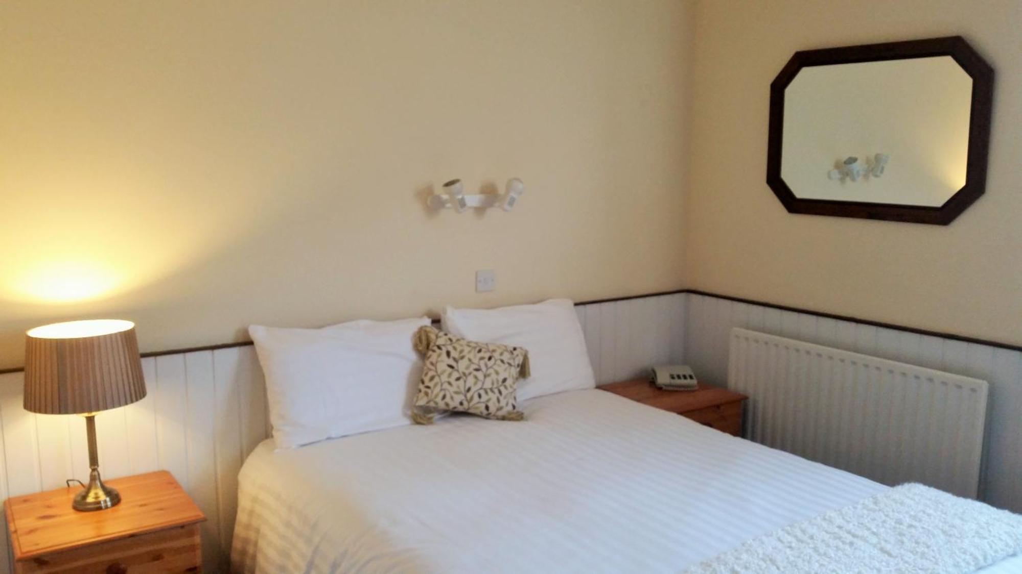 Halfway House Hotel Larne Bagian luar foto