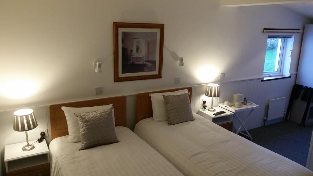 Halfway House Hotel Larne Ruang foto