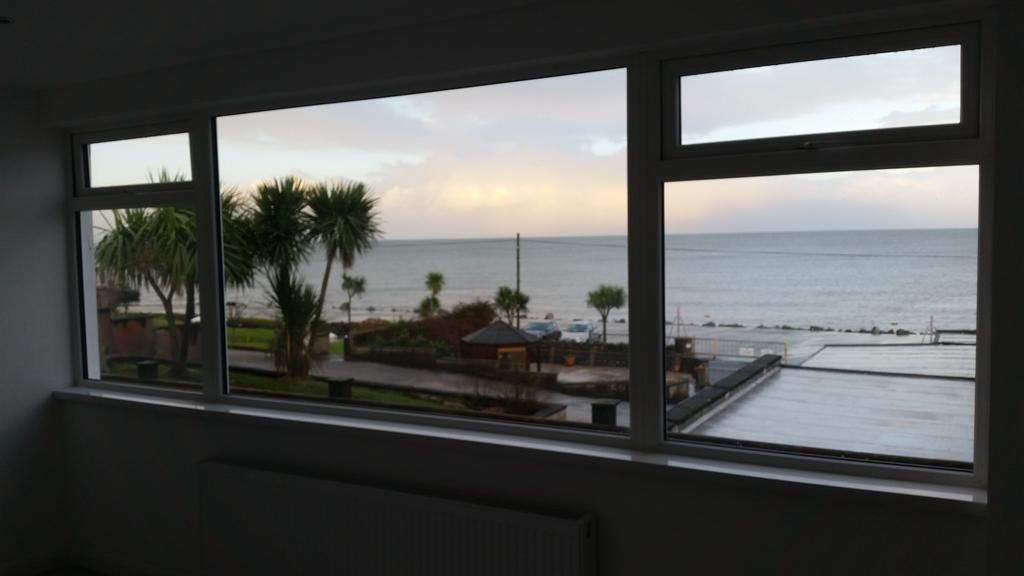 Halfway House Hotel Larne Ruang foto