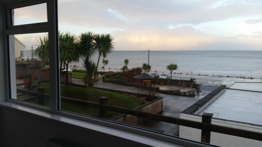 Halfway House Hotel Larne Ruang foto
