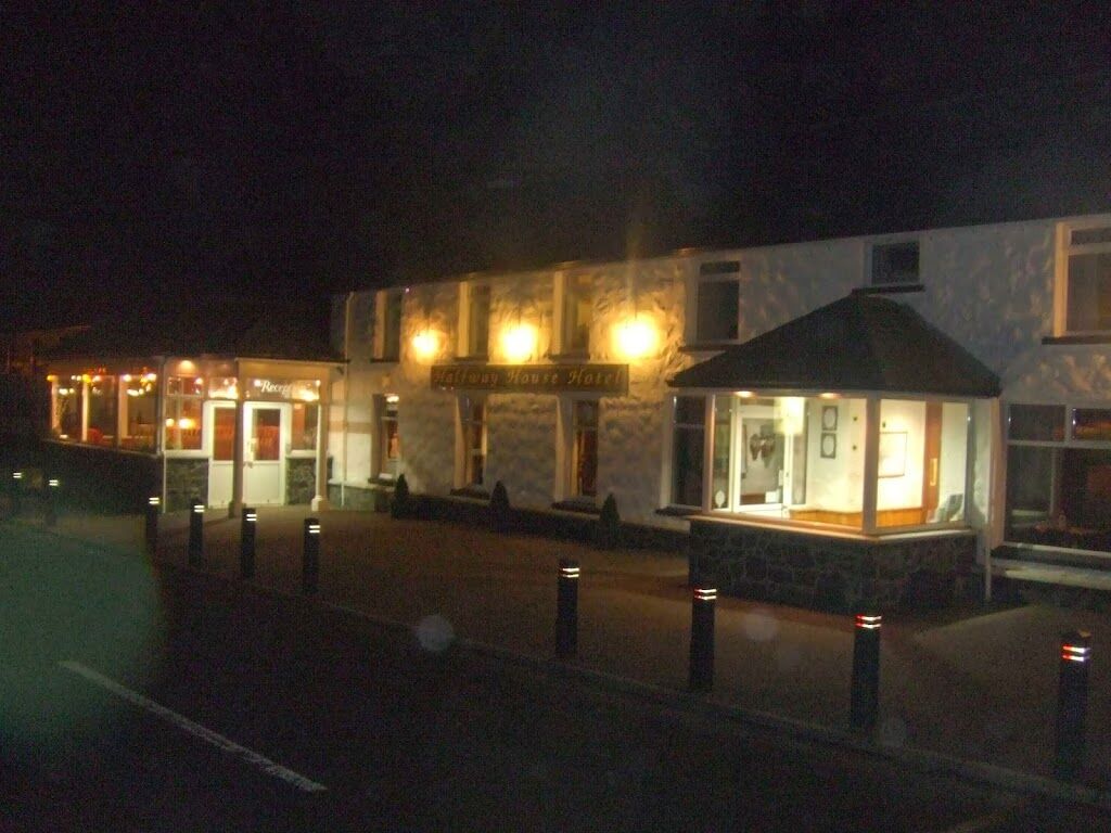 Halfway House Hotel Larne Bagian luar foto